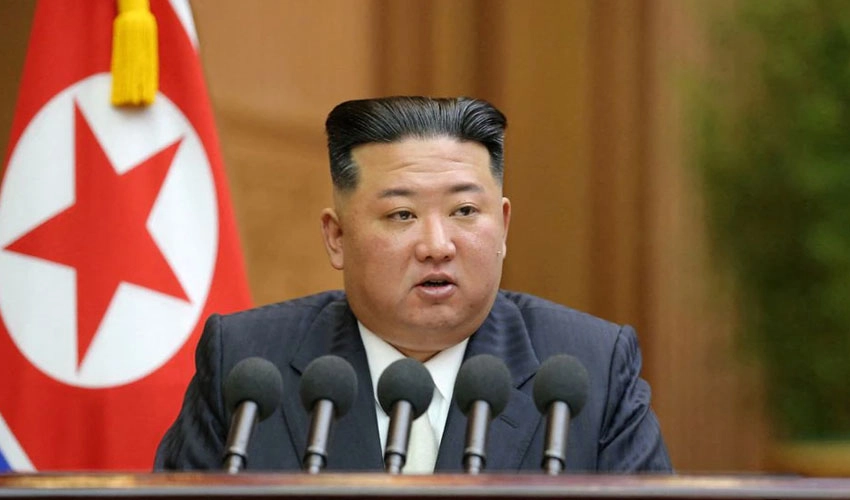 سربراہ شمالی کوریا کم جونگ نے بیلسٹک میزائل تجربات سے منسلک فوجی افسران کو ترقی دیدی