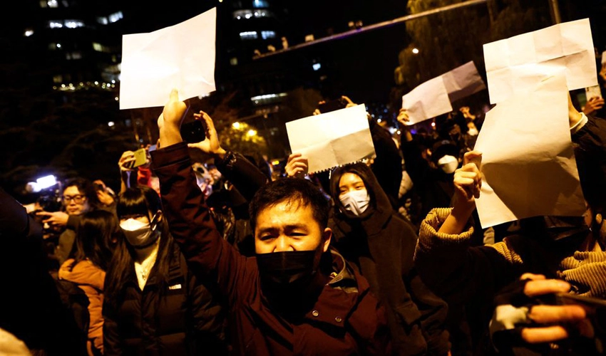 چین میں کورونا لاک ڈاؤن کیخلاف احتجاج پھیل گیا، شنگھائی میں پولیس اور مظاہرین میں جھڑپیں