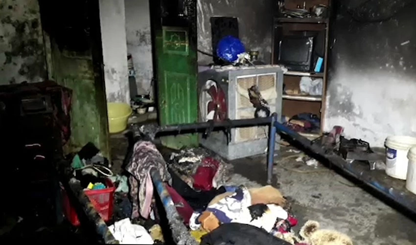 لاہور کے علاقے شاہ جمال کے ایک گھر میں آگ بھڑک اٹھی، دو سالہ بچہ جاں بحق