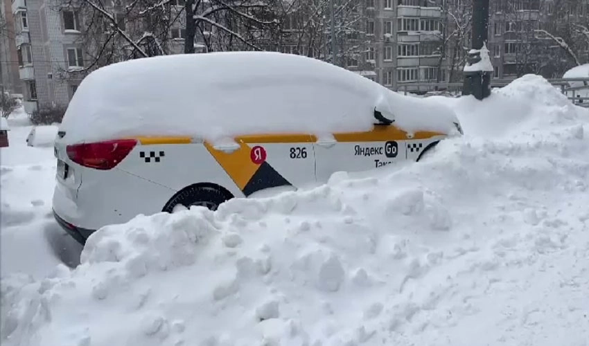 ماسکو میں شدید برف باری سے 33 سال کا ریکارڈ ٹوٹ گیا
