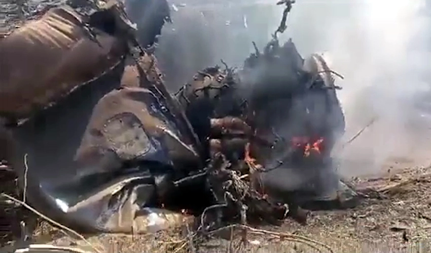 بھارتی فضائیہ کے دو لڑاکا طیارے مشق کے آغاز پر ہی ٹکرا گئے
