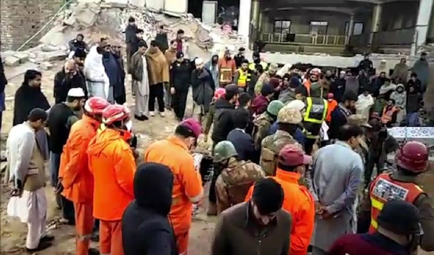 پشاور پولیس لائن مسجد دھماکہ میں شہداء کی تعداد 100 ہوگئی