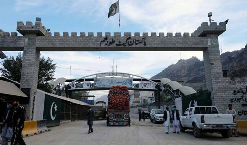 پاک افغان سرحد پر طورخم بارڈر 6 روز بعد تجارت، ٹریفک کے لیے کھول دیا گیا