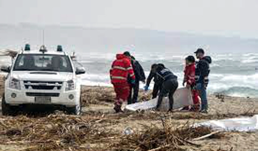 اٹلی میں تارکین وطن کی کشتی حادثے کا شکار، 28 پاکستانیوں سمیت 59 افراد جاں بحق