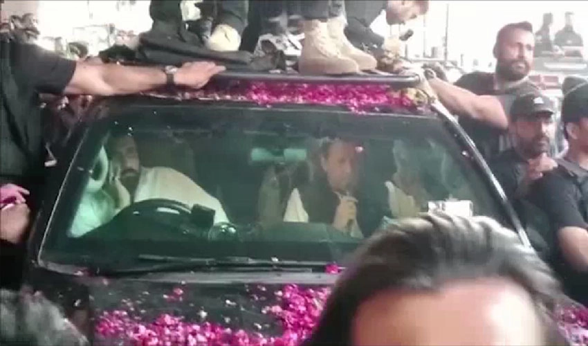 عمران خان کا آئندہ ہفتے سے سڑکوں پر آنے کا اعلان