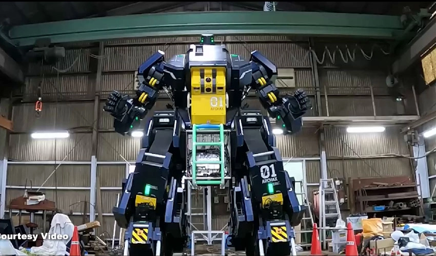 جاپانی کمپنی نے ارب پتی افراد کے لیے میکا روبوٹ ’آرکھاز‘ بنا لیا