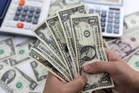 انٹربینک میں ڈالر 305 روپے 54 پیسے پر پہنچ گیا، اسٹاک مارکیٹ میں شدید مندی