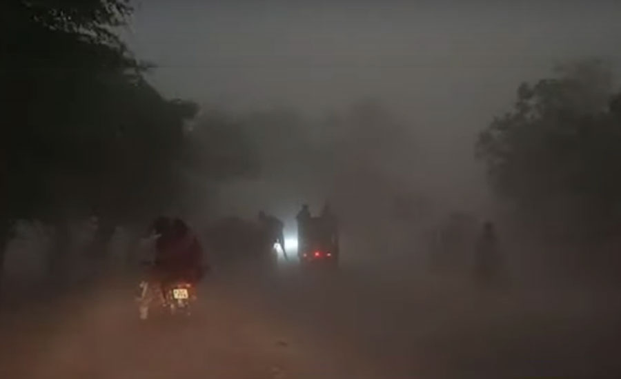 پنجاب کے مختلف علاقوں میں  گرد آلود ہواؤں کا راج